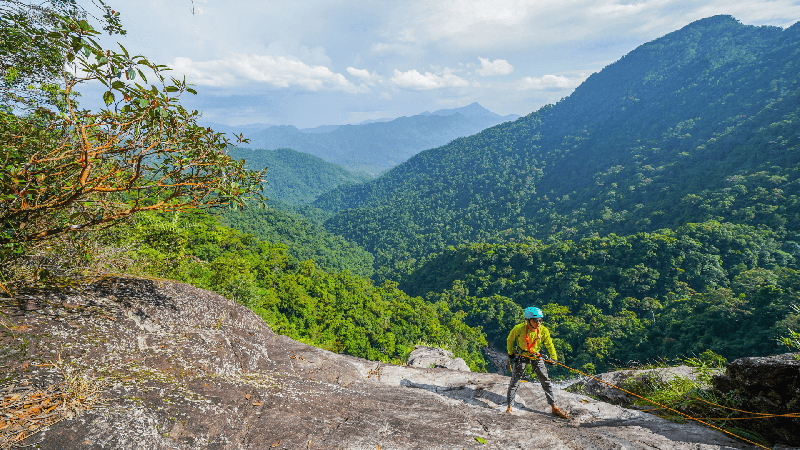 Conquering the adventurous peak of Do Quyen waterfall 2 days 1 night (9)
